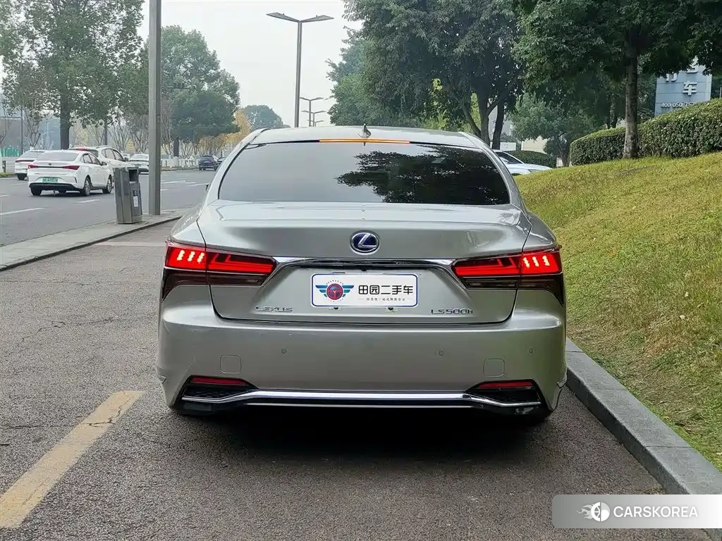 Lexus LS id 4600604 из Китая 8