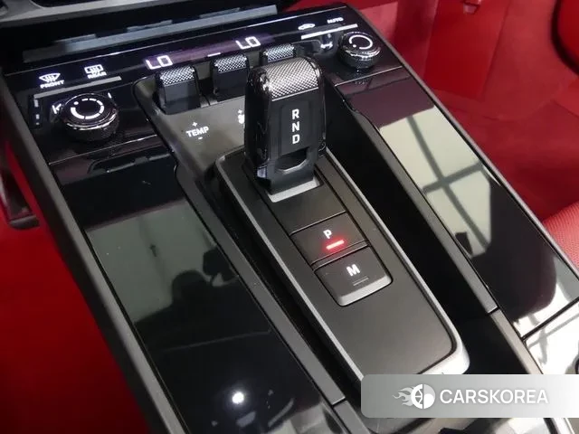 Porsche 911(992) id 3716329 из Кореи 18