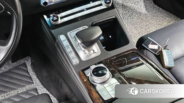 Genesis G90 id 4646673 из Кореи 32