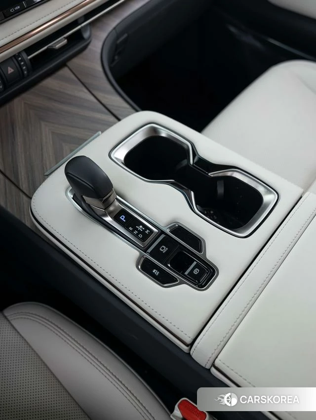 Lexus LM id 4300044 из Китая 25
