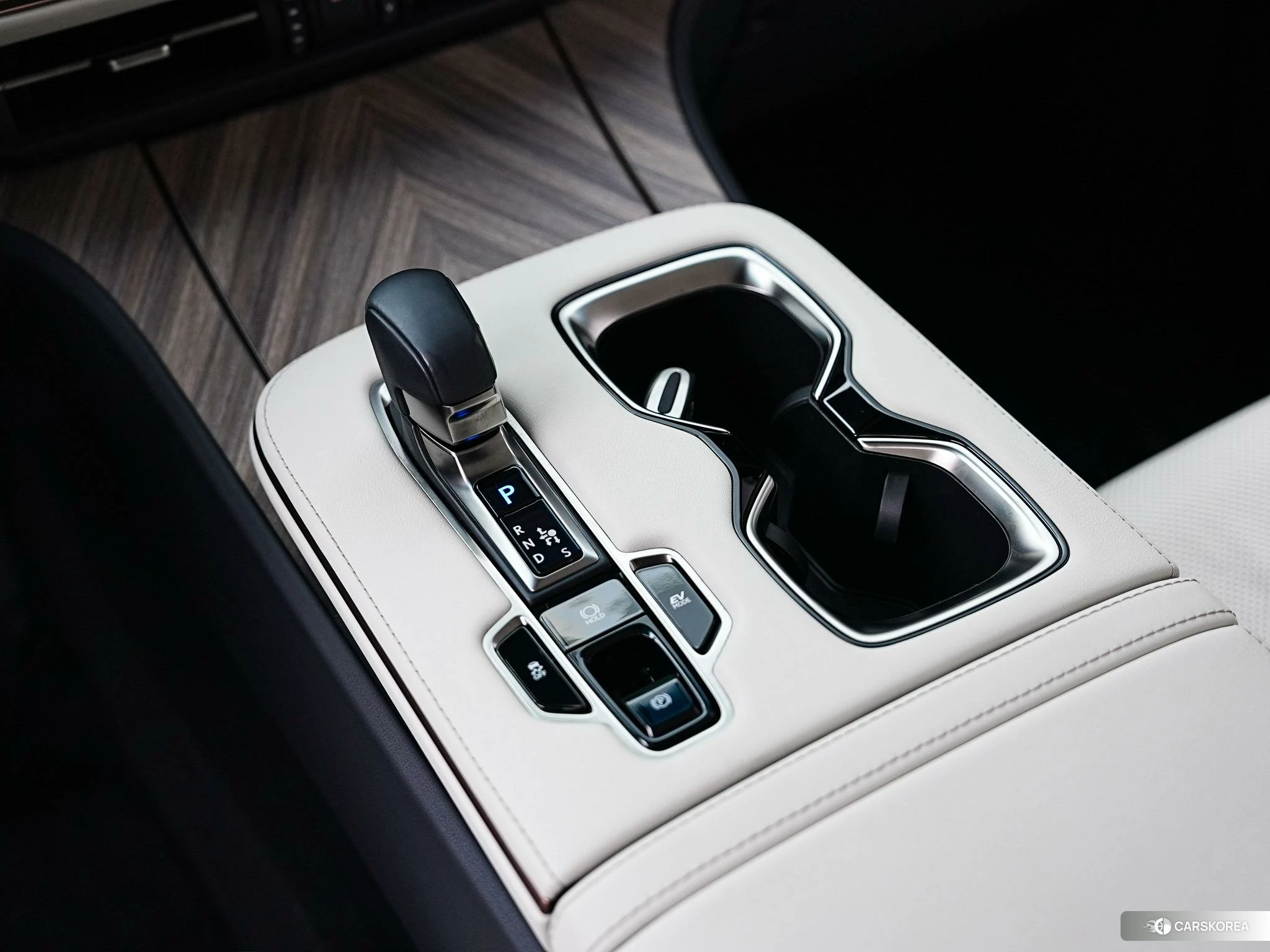 Lexus LM id 4454368 из Китая 19