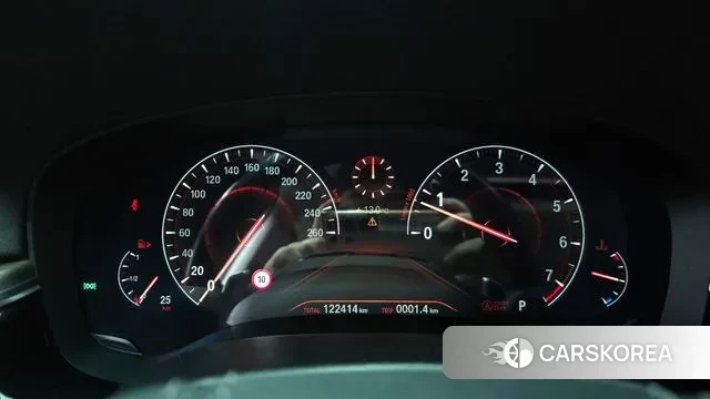 BMW 5 Series (G30) id 3718434 из Кореи 18