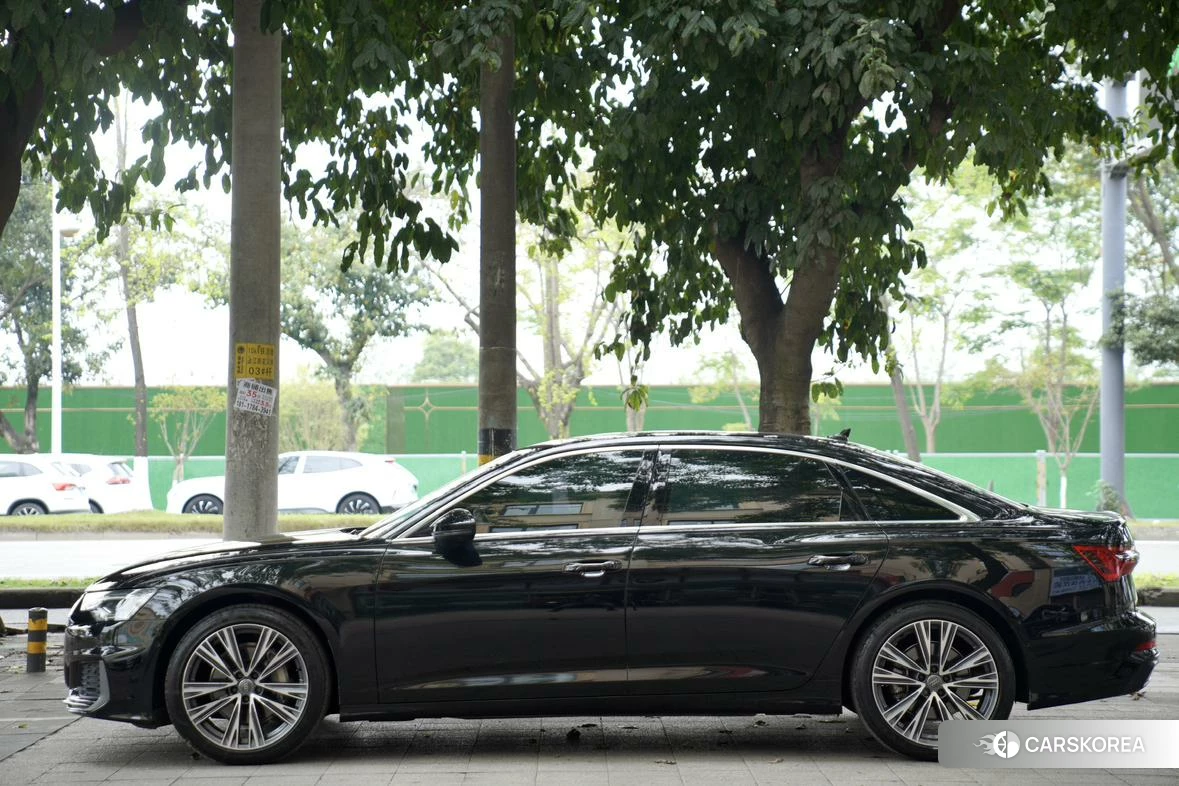 Audi A6L id 4420909 из Китая 21