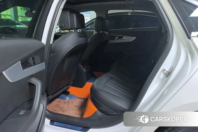 Audi A4L id 4263780 из Китая 15