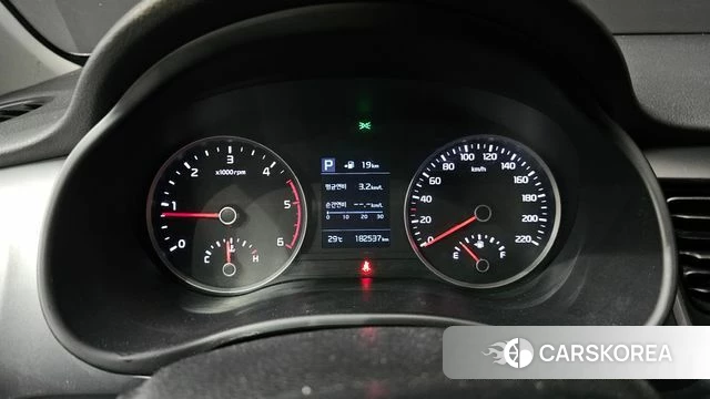 Kia Stonic id 4652304 из Кореи 18