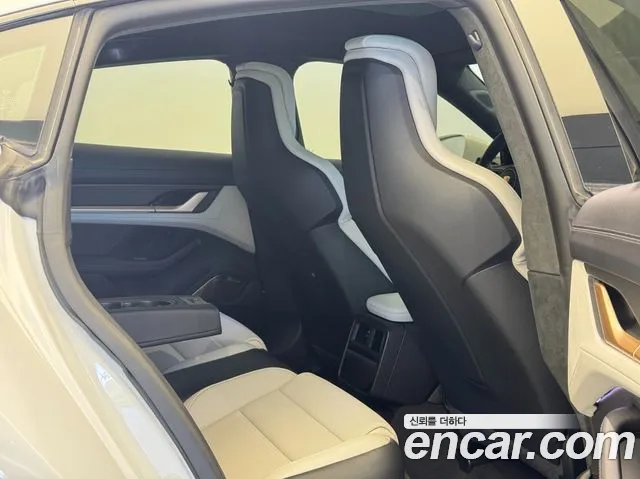 Porsche Taycan id 2787969 из Кореи 17