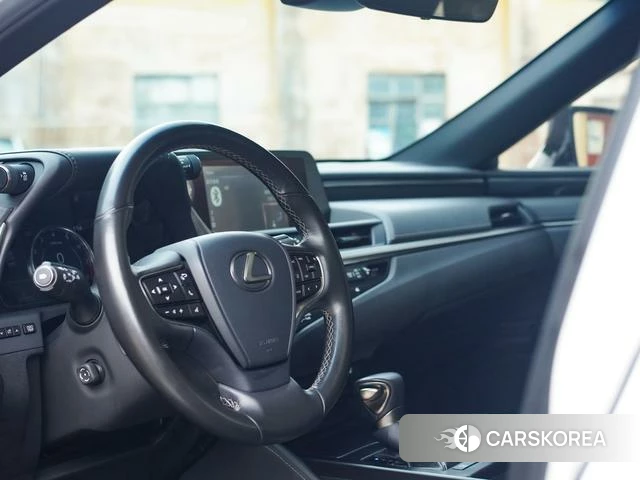Lexus ES id 3890790 из Китая 27