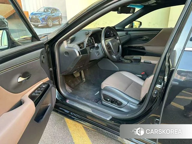 Lexus ES id 4307685 из Китая 22