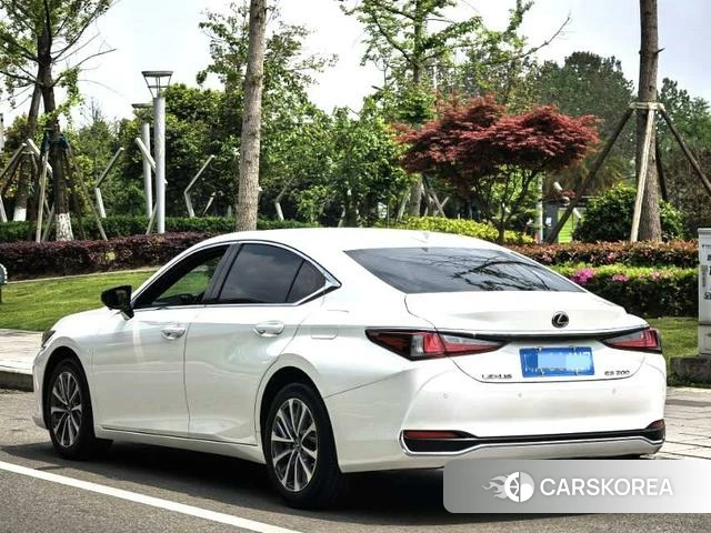 Lexus ES id 4276588 из Китая 8