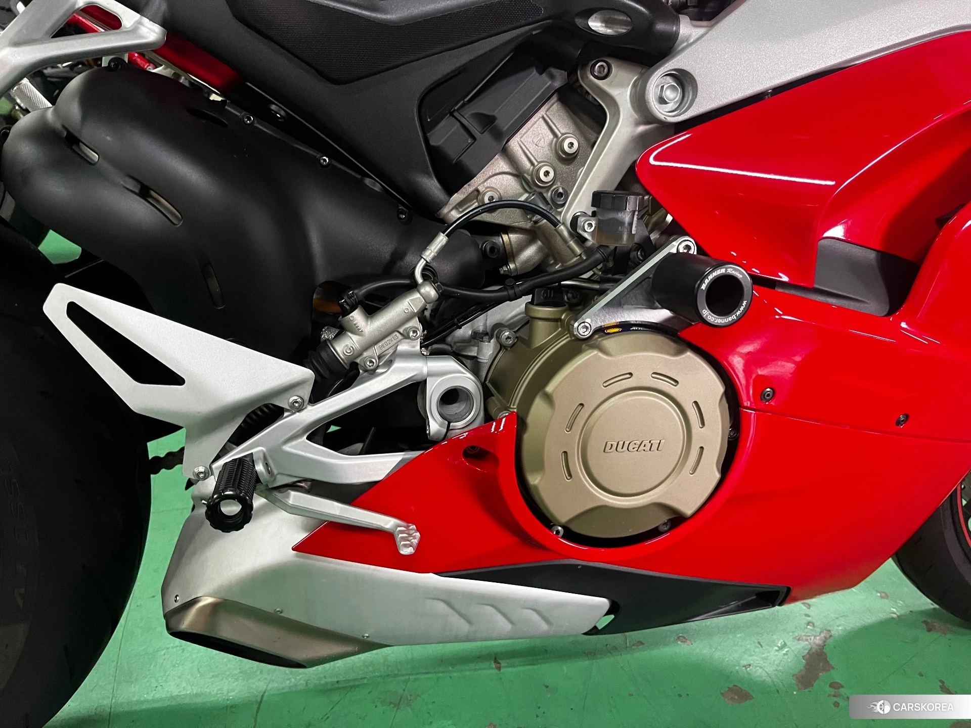 Проданный Ducati PANIGALE V4 S id 4352701 из Японии, фото 8