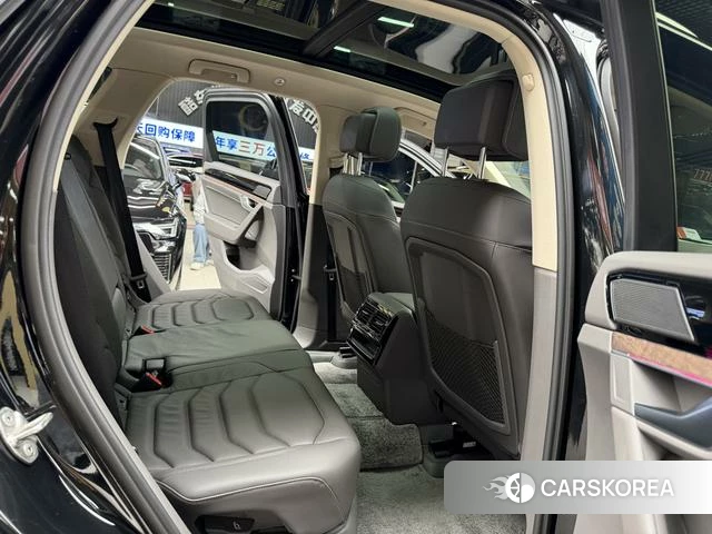 Volkswagen Touareg id 4271071 из Китая 36