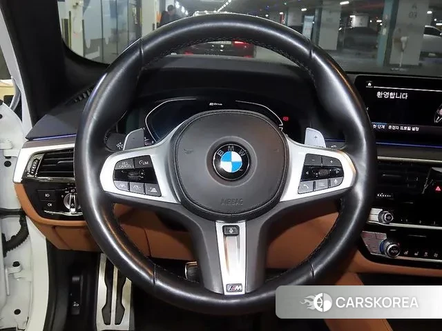 BMW 5 Series (G30) id 3676948 из Кореи 18