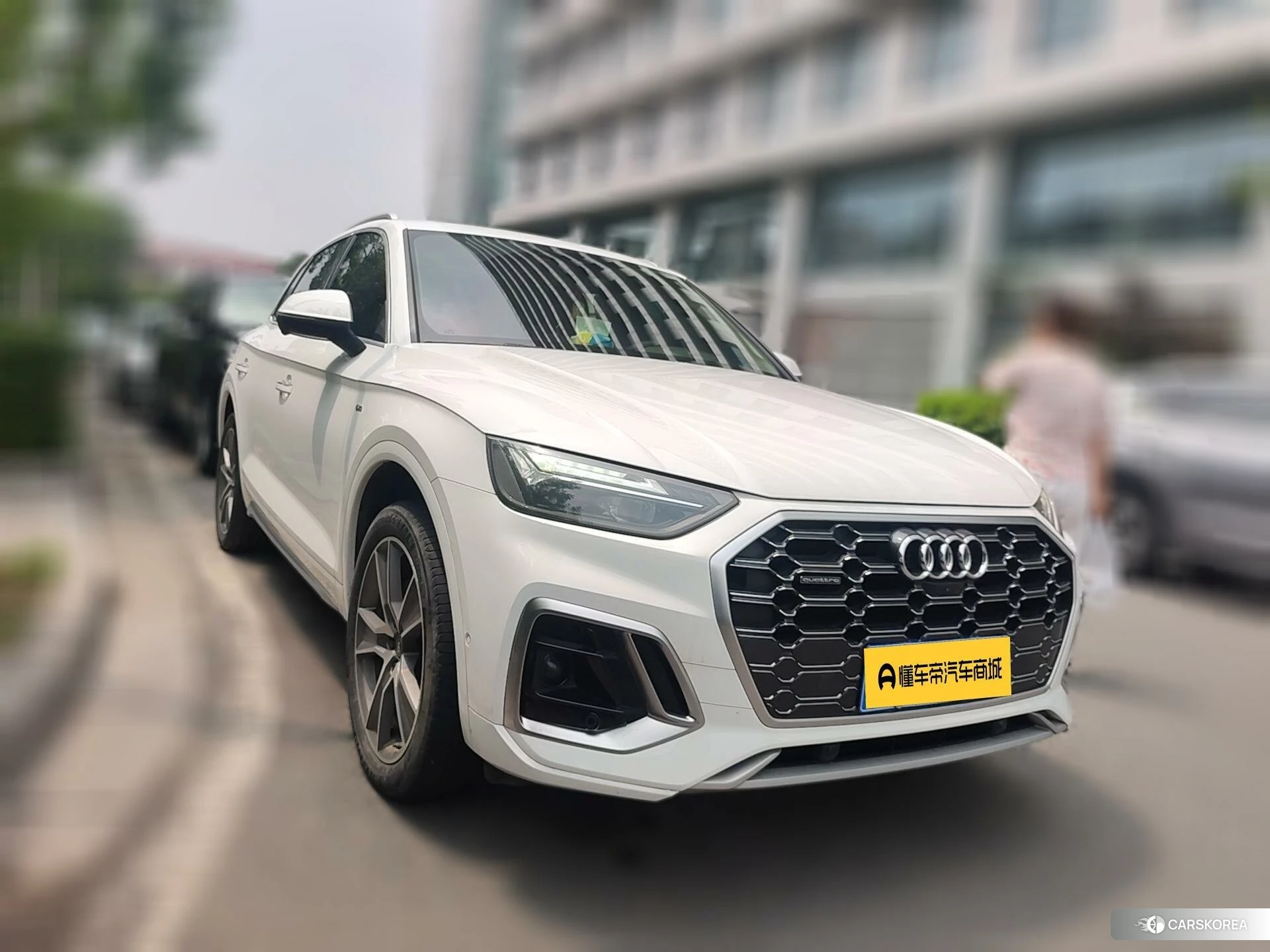 Audi Q5L id 4515127 из Китая 19