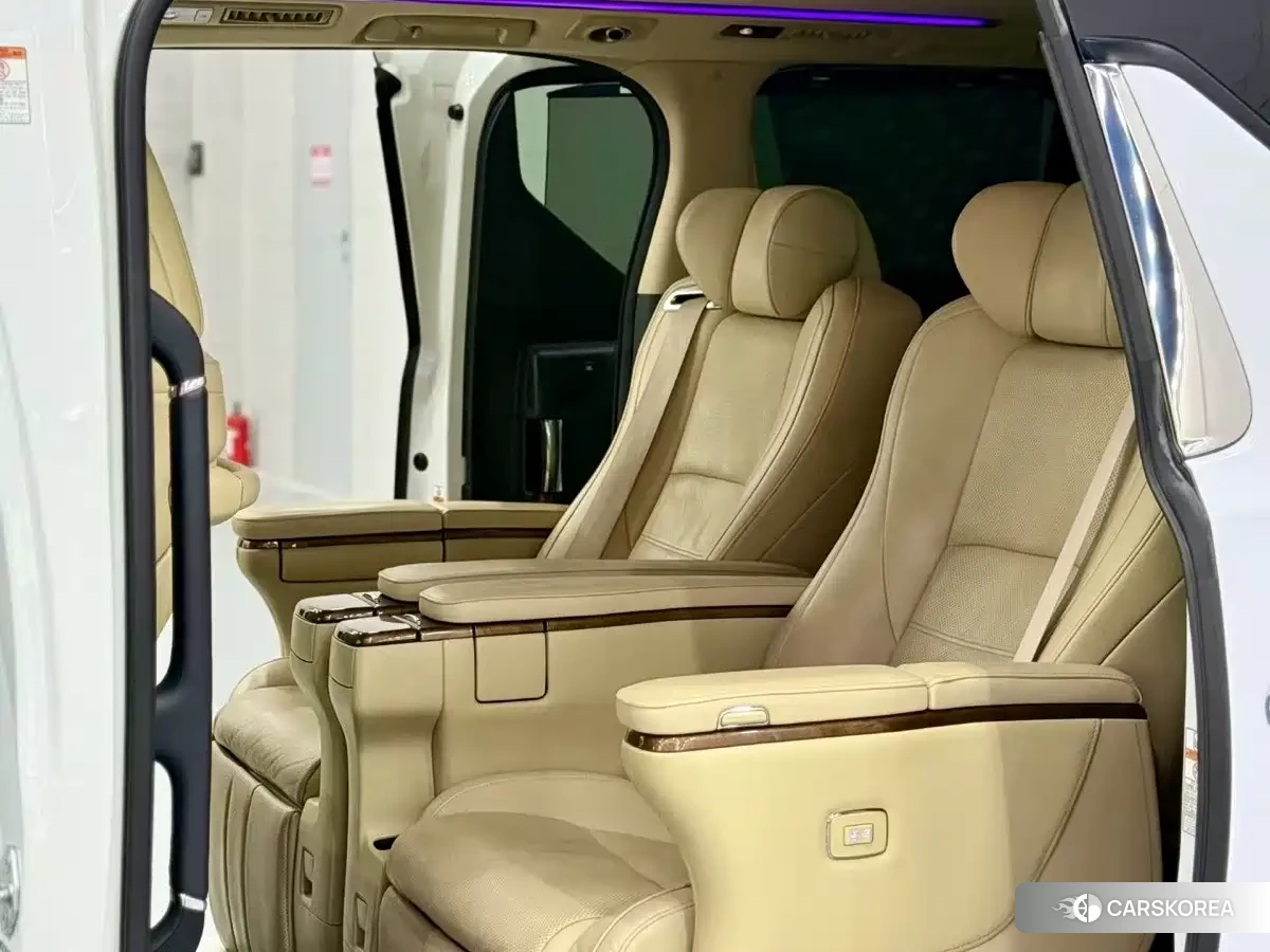 Toyota Elfa id 4679784 из Китая 8