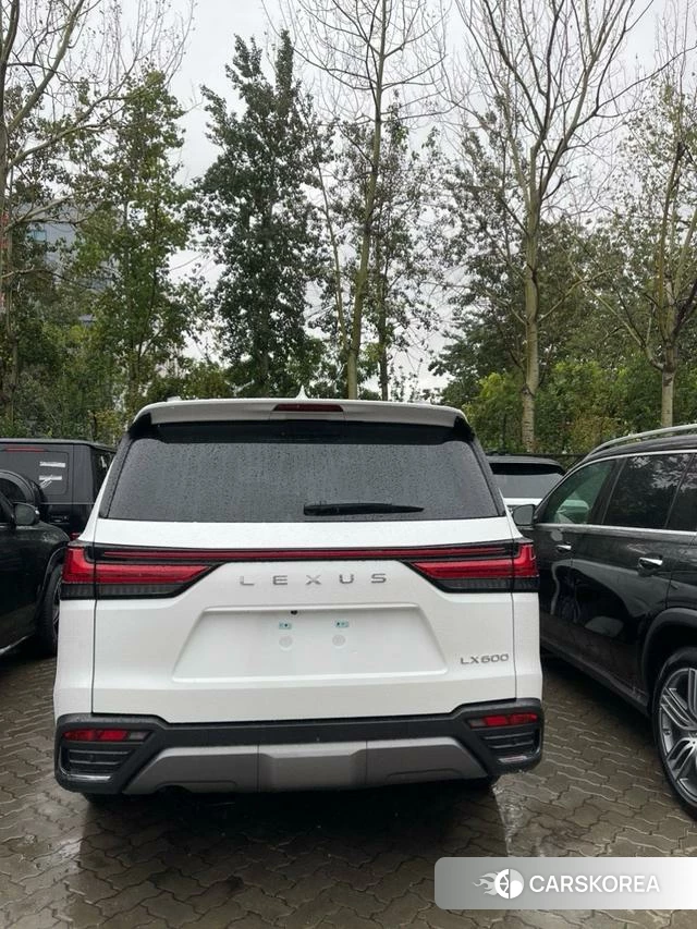 Lexus LX id 4273867 из Китая 8