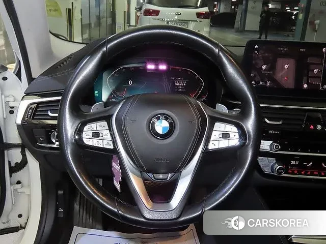 BMW 5 Series (G30) id 3384999 из Кореи 18