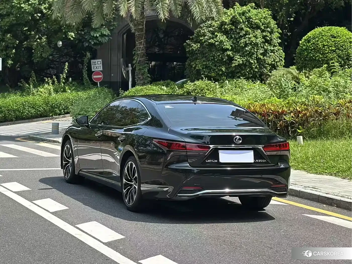 Lexus LS id 4600602 из Китая 16