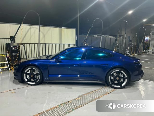 Porsche Taycan id 3878815 из Кореи 14