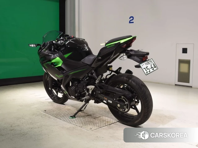 Kawasaki NINJA 400 id 4405469 из Японии 8