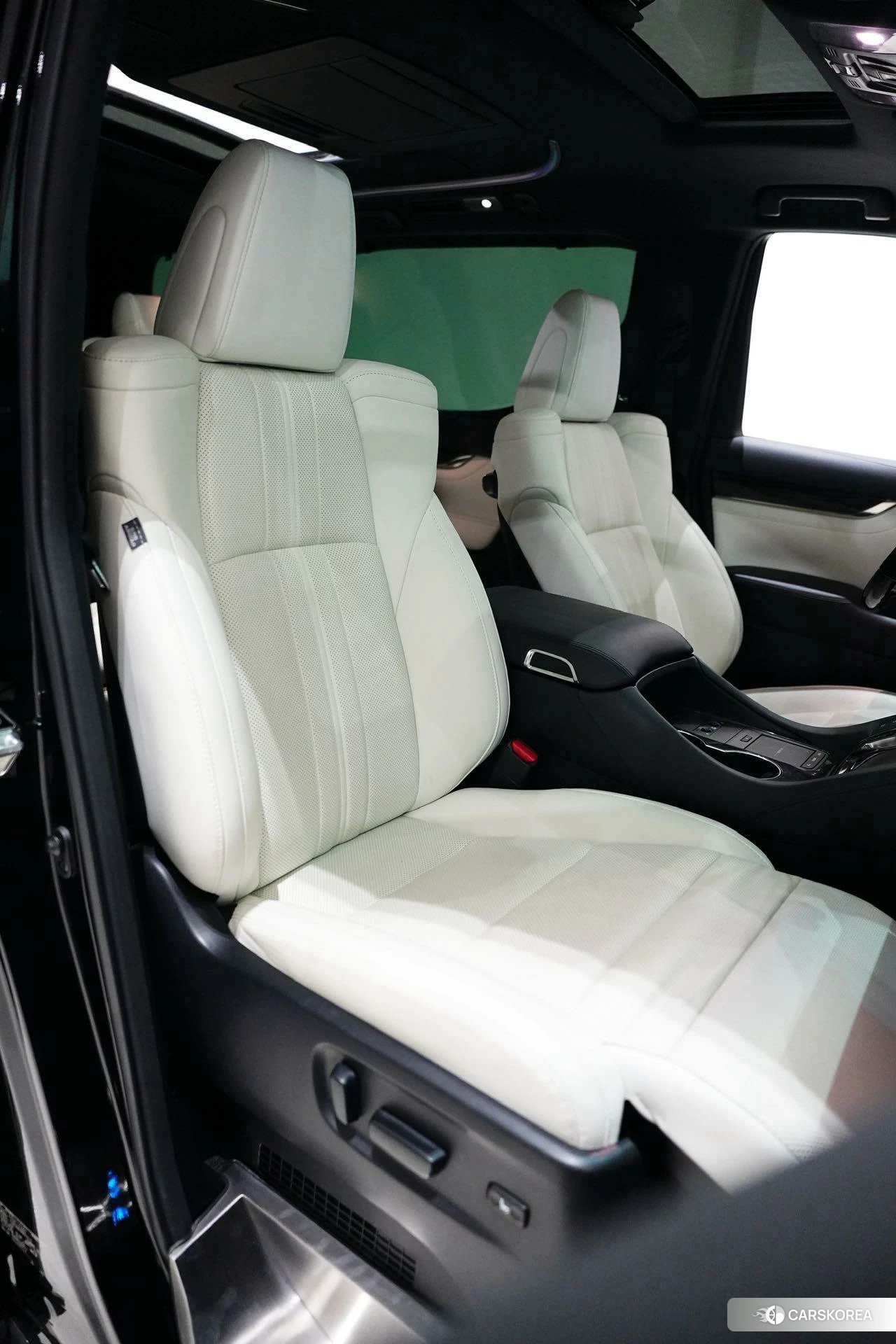 Lexus LM id 4426663 из Китая 16