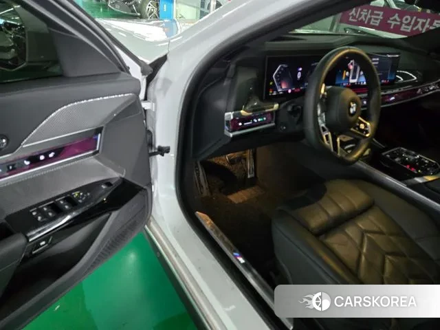 BMW 7 Series (G70) id 3002208 из Кореи 9