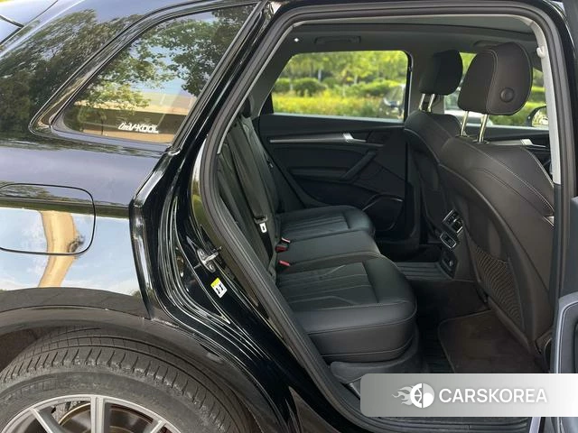 Audi Q5L id 4271915 из Китая 17