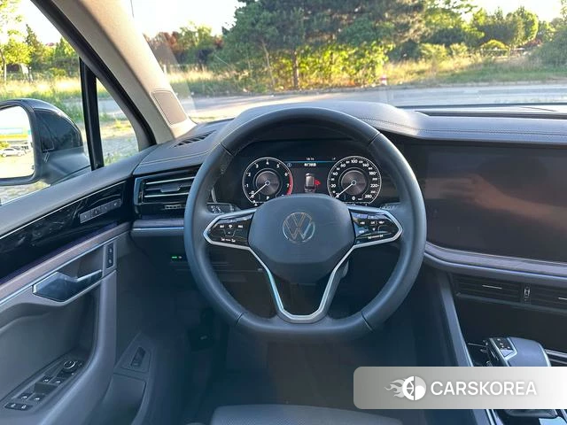 Volkswagen Touareg id 4291347 из Китая 24