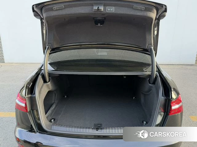 Audi A6L id 4207041 из Китая 18