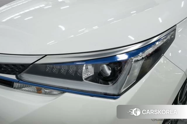 Toyota Corolla dual engine E+ id 4276506 из Китая 22