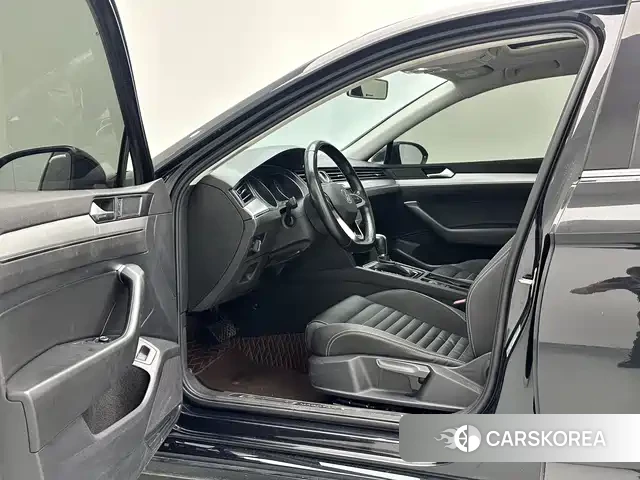 Volkswagen Magotan id 4553648 из Китая 16