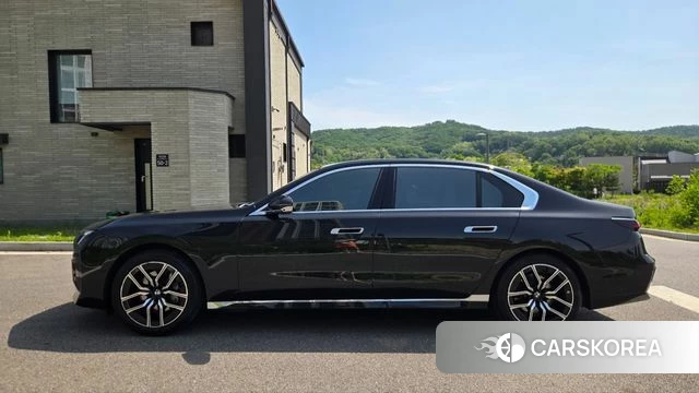 BMW 7 Series (G70) id 4335416 из Кореи 18