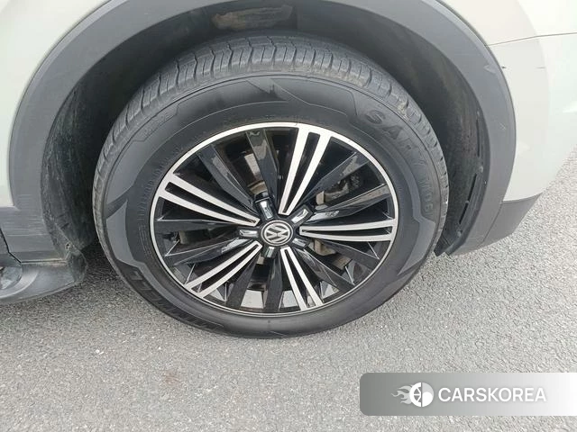 Volkswagen Tiguan L id 4212599 из Китая 10
