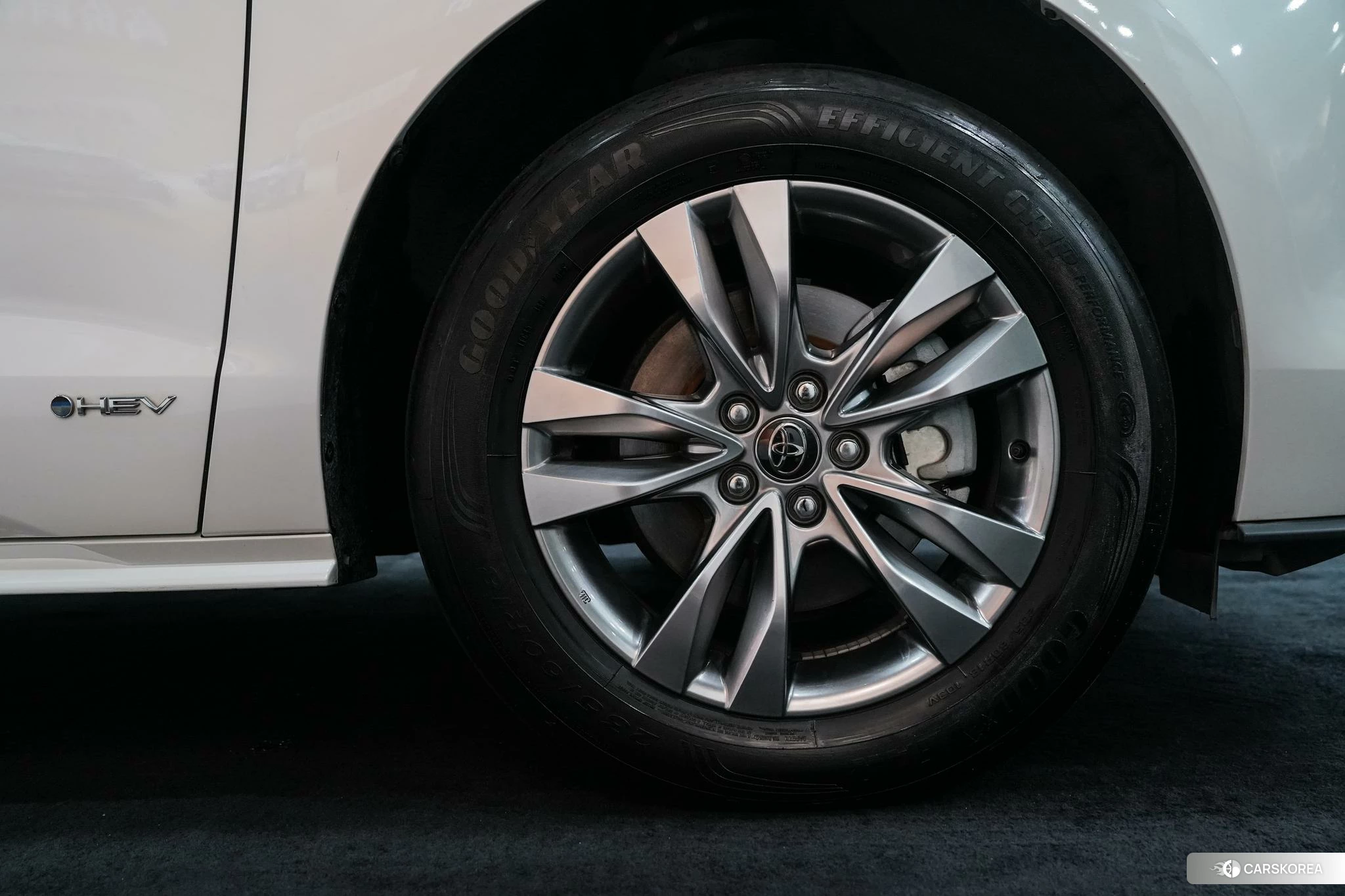Toyota Saina id 4440870 из Китая 30