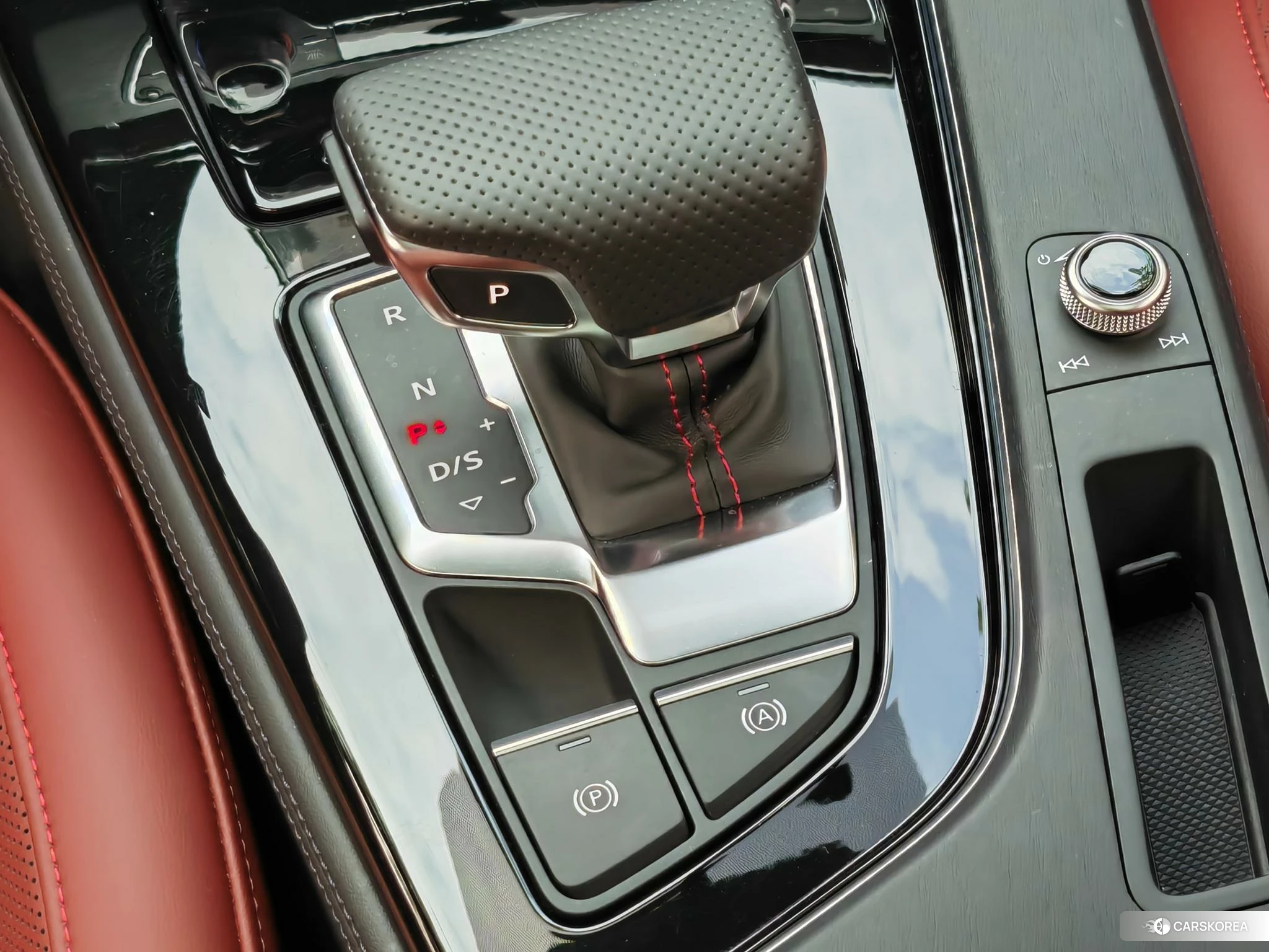Audi A4L id 4514905 из Китая 19