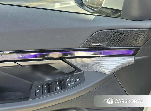 BMW 5 Series (G60) id 3850312 из Кореи 9