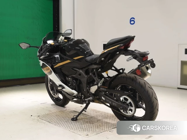 Kawasaki ZX-4R SE id 4391914 из Японии 8
