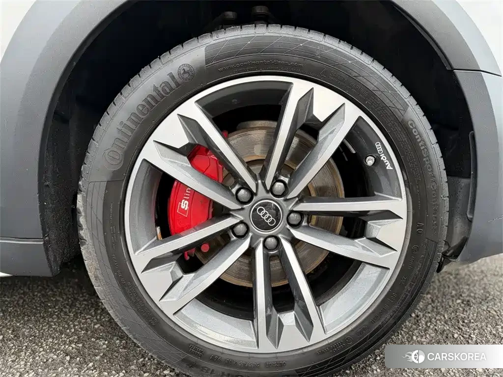 Audi A4L id 4654419 из Китая 12