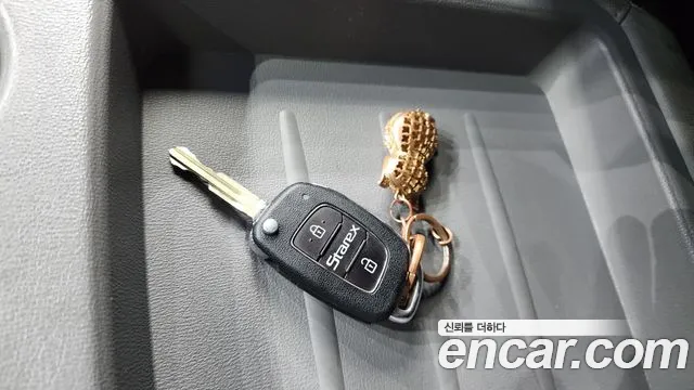 Hyundai The New Grand Starex id 2570360 из Кореи 18