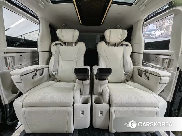 Lexus LM id 4205666 из Китая 8