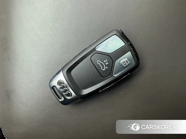 Audi Q5L id 4257087 из Китая 26