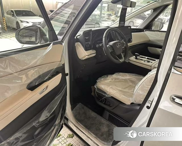 Lexus LM id 4239554 из Китая 11