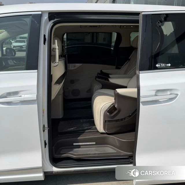 Denza D9 EV id 3920237 из Китая 16