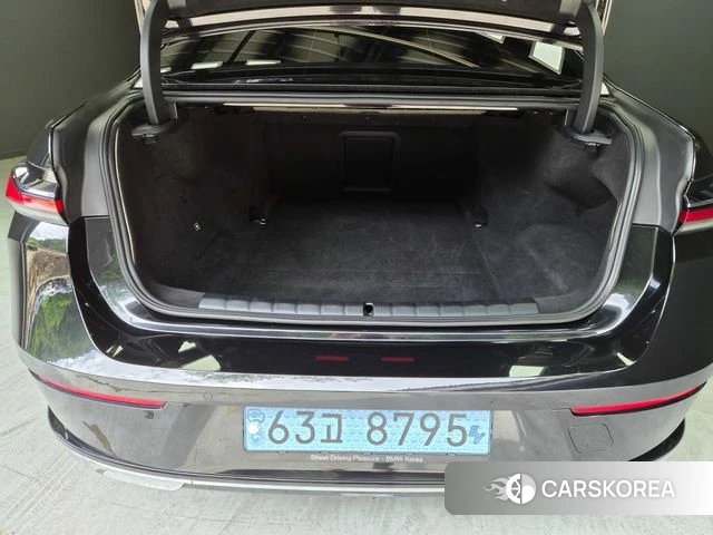 BMW i7 (G70) id 4701554 из Кореи 18