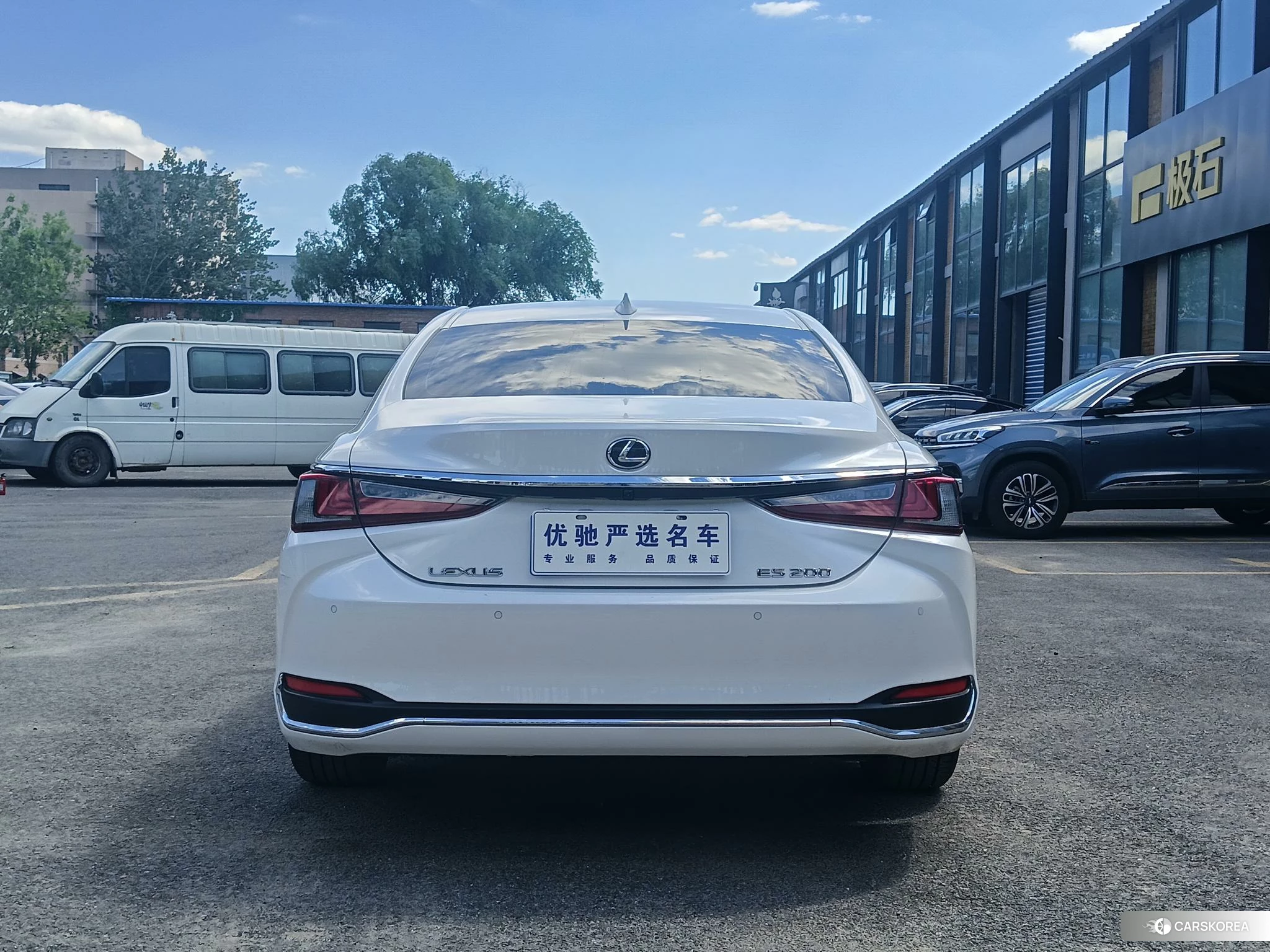 Lexus ES id 4420309 из Китая 28