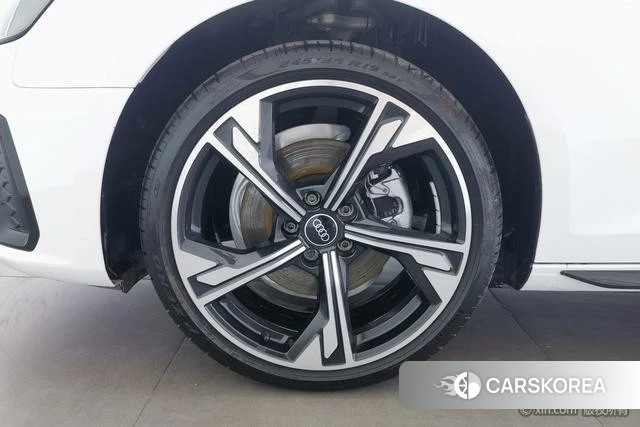 Audi A4L id 3993383 из Китая 22