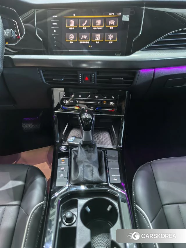 Volkswagen Passat id 4393794 из Китая 8