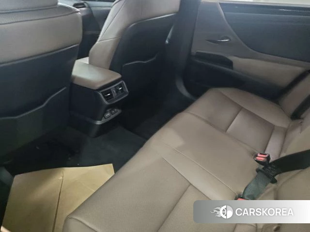 Lexus ES id 4348970 из Китая 11