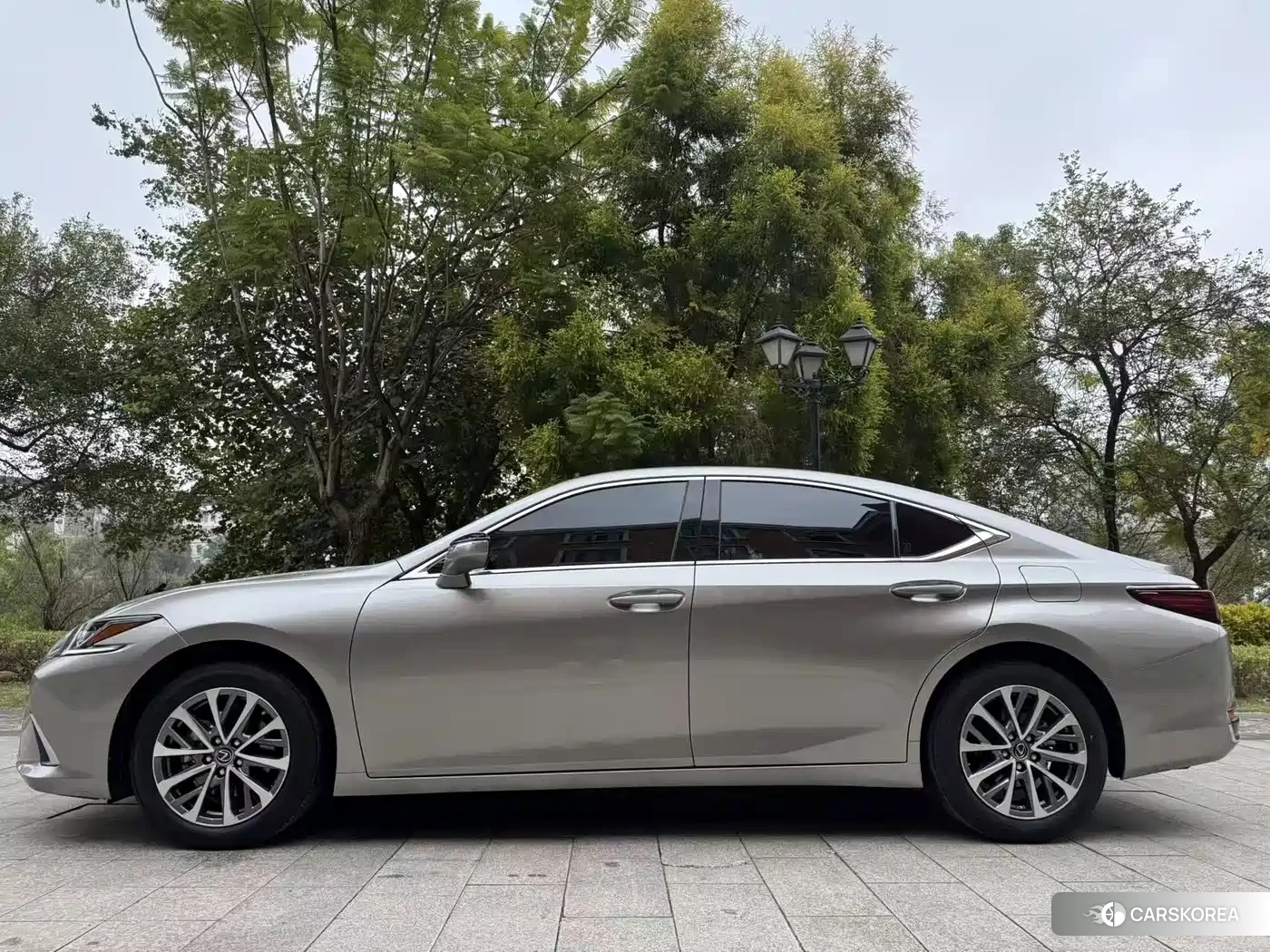 Lexus ES id 4664414 из Китая 10