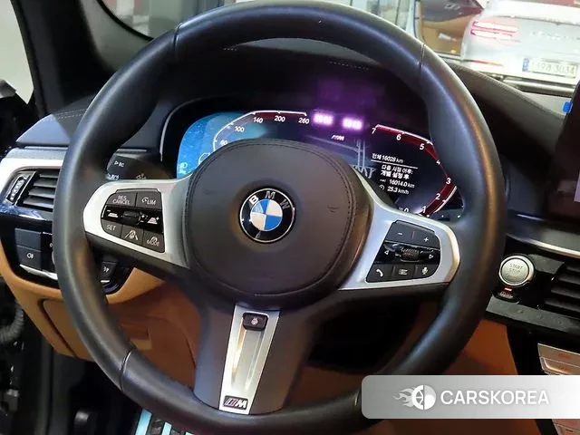 BMW 5 Series (G30) id 3442523 из Кореи 17