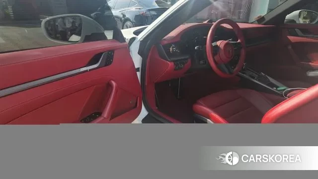 Porsche 911(992) id 3701824 из Кореи 12